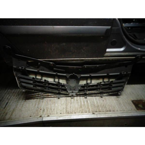 ASTRA MK5 SRI 5-DOOR FACELIFT FRONT V- GRILLE ,GSI,Turbo. Full Car Breaking #2 image